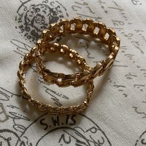 Set of 2 Gold tone stretch Bracelets